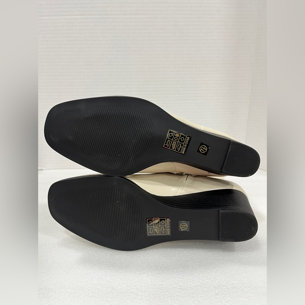 Journee Collection Womens Kylo Wedge Heel Booties. Size: 7.5 Color: Bone - Picture 7 of 8